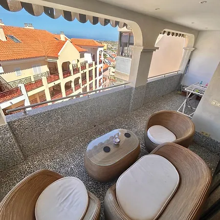 Very Spacious 2 Bed In Castle Harbour C203 * Los Cristianos (Tenerife)