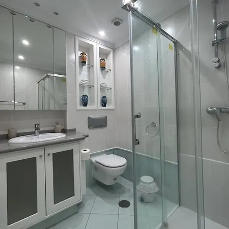 Very Spacious 2 Bed In Castle Harbour C203 Apartment Los Cristianos (Tenerife)