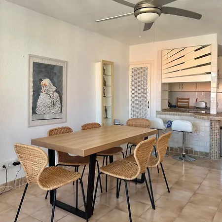 Very Spacious 2 Bed In Castle Harbour C203 Διαμέρισμα *